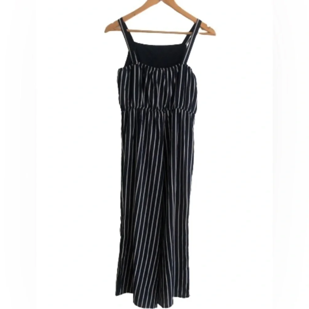Nannette GIRLS SZ 16 navy w wht pinstripe jumpsuit w button detail & bow
